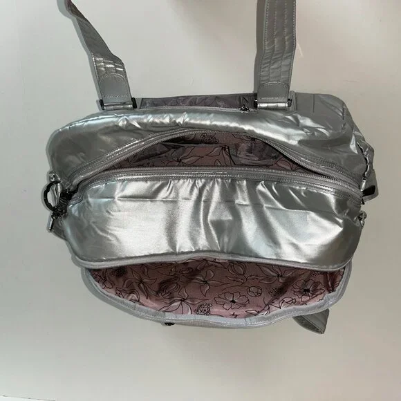 Lug Propeller 2 Overnight Travel Bag Metallic Silver Overnight/Weekender Bag - Picture 10 of 16